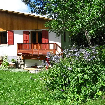 En Duplex Dans Un Typique Apartment *